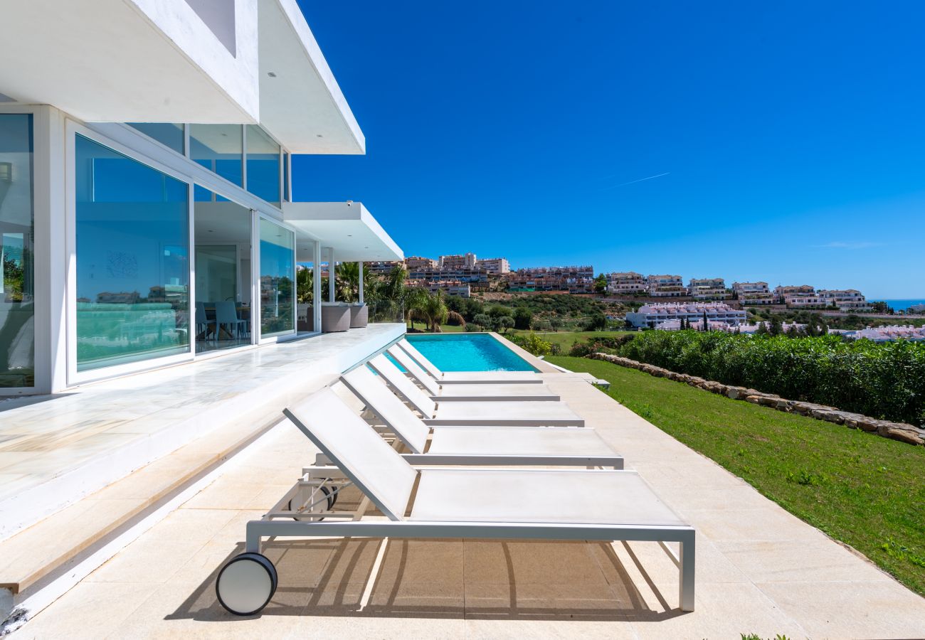 Villa in Casares - Villa Dona Julia 2410 Golf and Sea views