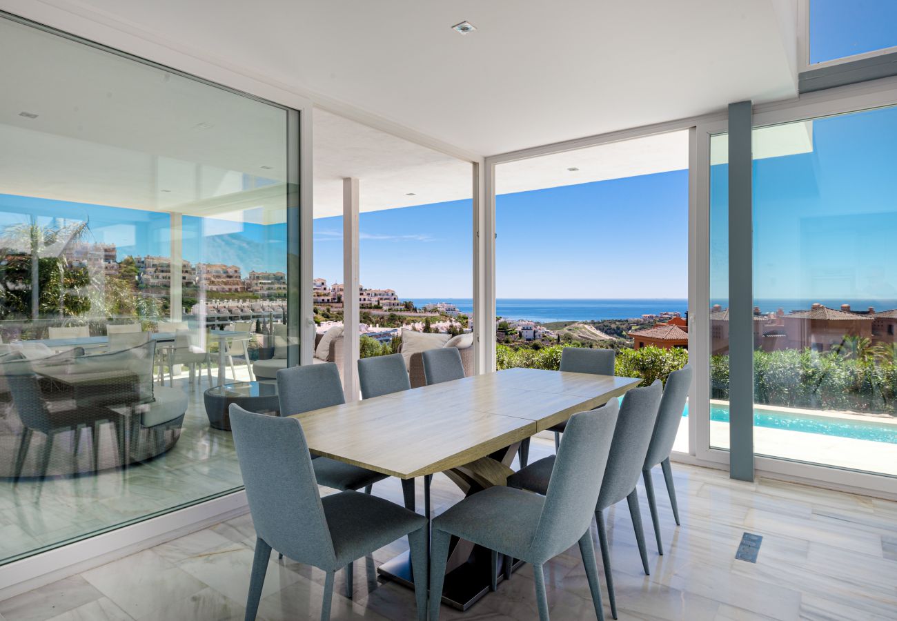 Villa in Casares - Villa Dona Julia 2410 Golf and Sea views