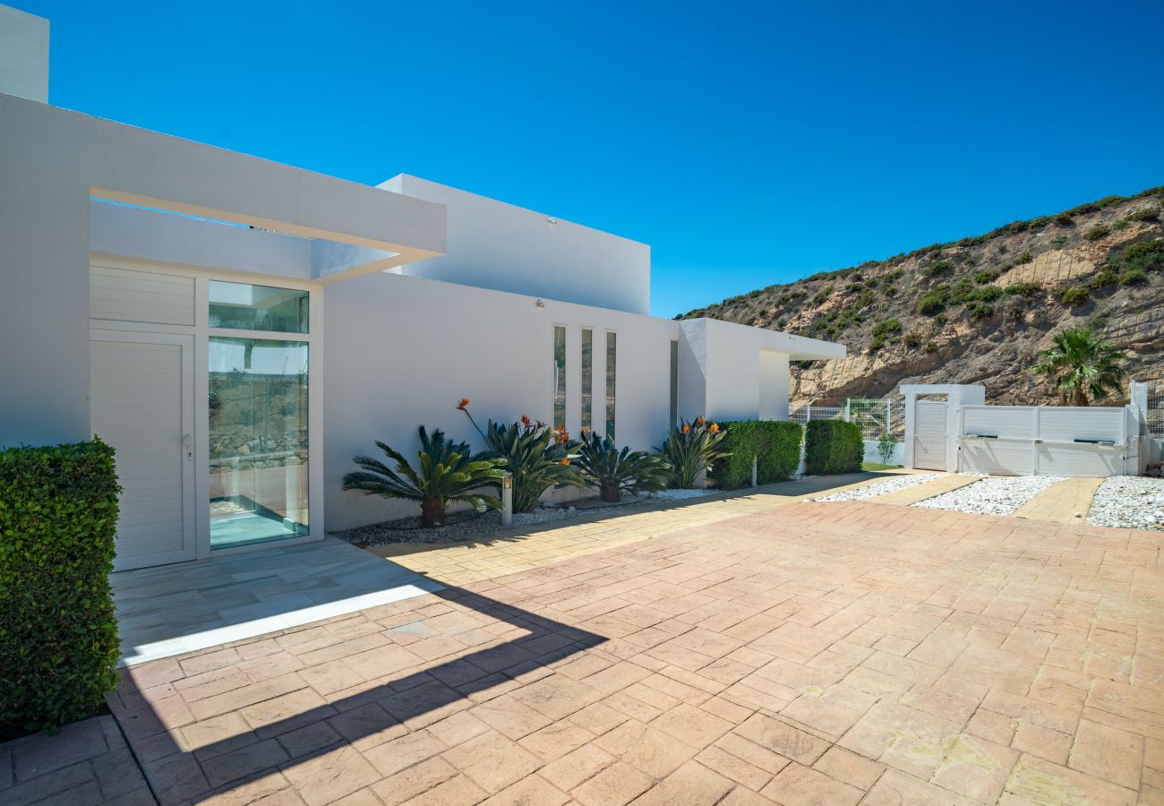 Villa in Casares - Villa Dona Julia 2410 Golf and Sea views